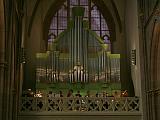 Zum Abschluss erklingt 3chörig Prätorius
„Allein Gott in der Höh sei Ehr“, der 3. Chor wird
von Thomas Wilhelm an der Orgel gespielt.
